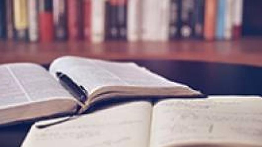 libri tavolo